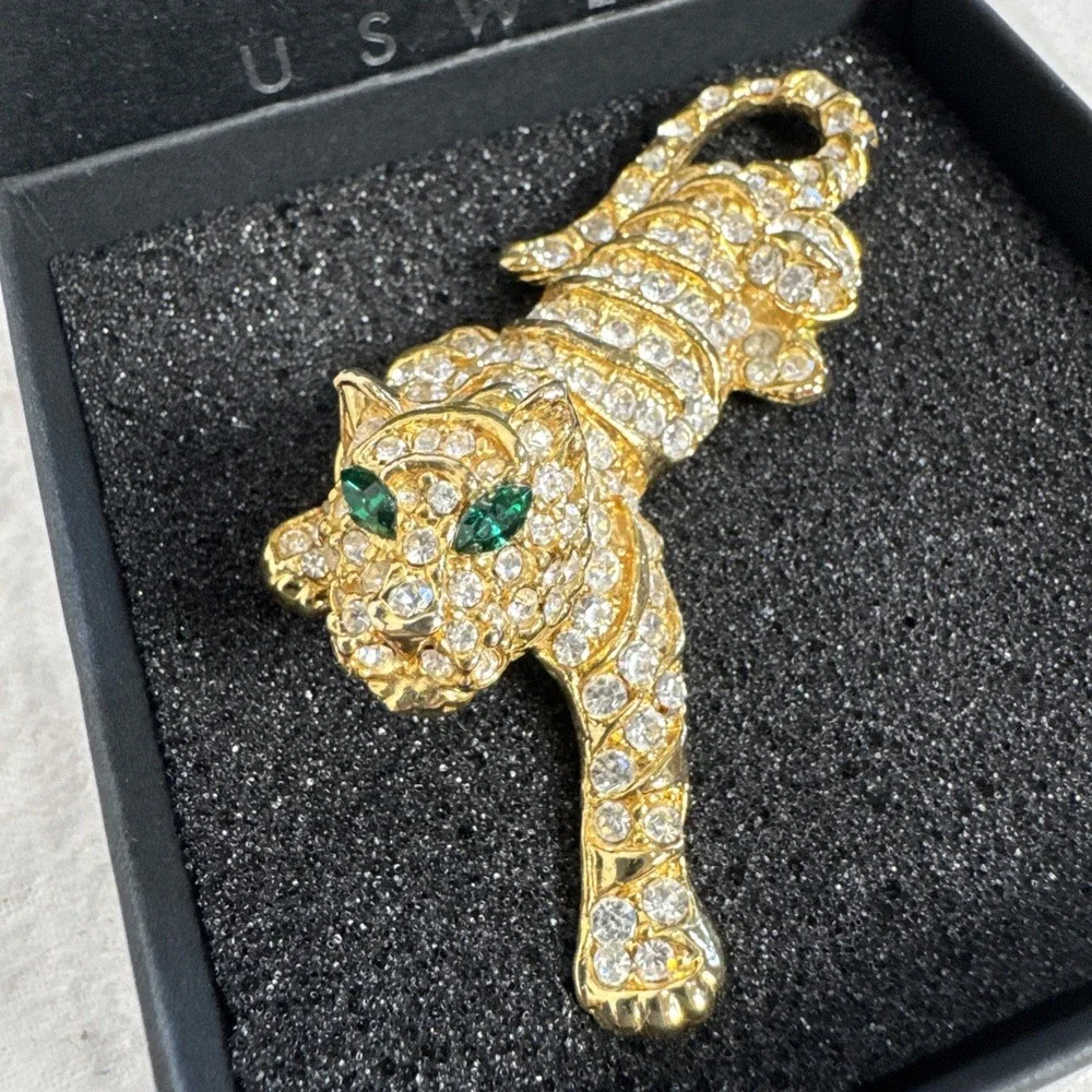 Panther Tiger Leopard Cat Green Clear Rhinestone Gold tone Pin Brooch Hap Pin 3